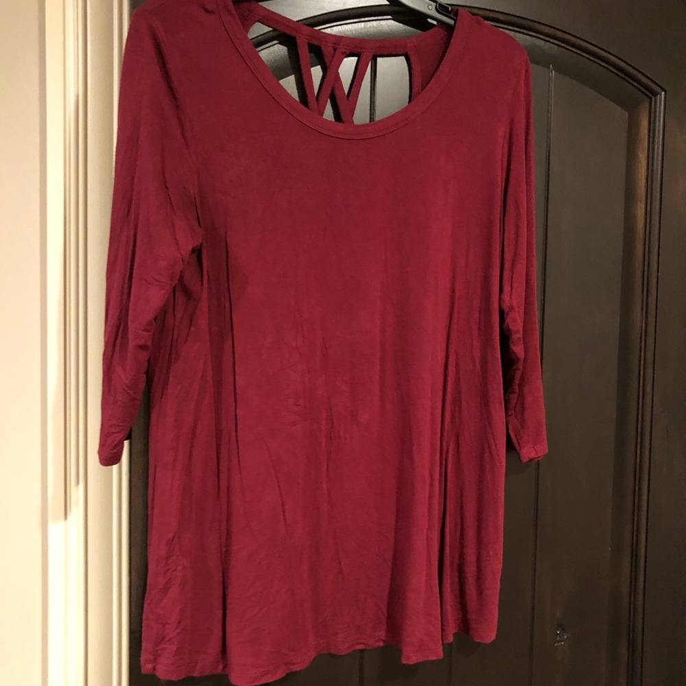 Buckle BKE Red 3 quarter length sleeve